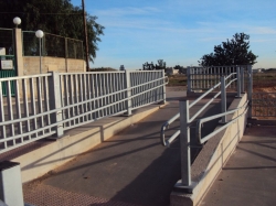 Torrente. Pasarela y escaleras — imagen 3
