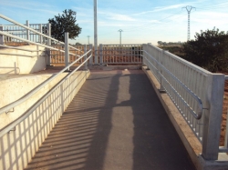 Torrente. Pasarela y escaleras — imagen 5
