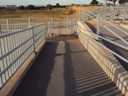 Torrente. Pasarela y escaleras — imagen 8